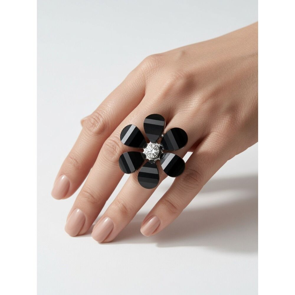 Black Faceted Flower Stretch Ring Elastic Band Statement Cocktail One Size